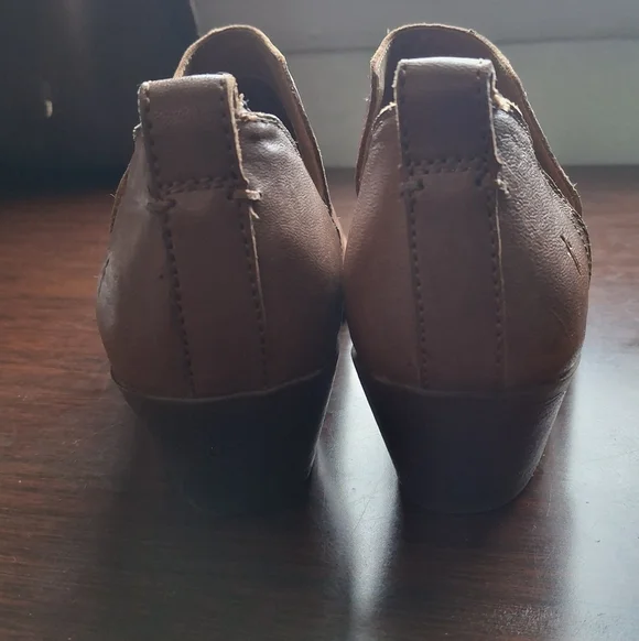 Frye "Rowan" Brown Leather Ankle Slip On Boots - Picture 4 of 13